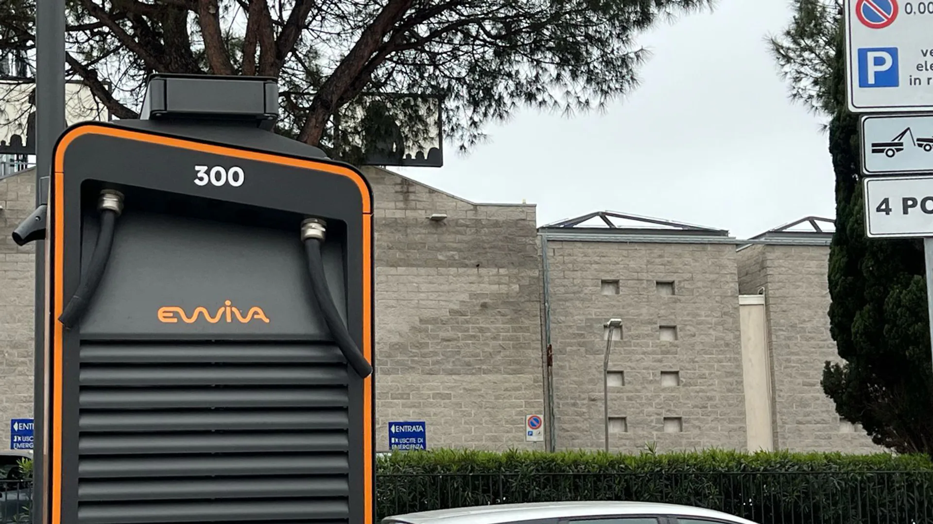 Roma - Assalto alle Colonnine FAST e HPC