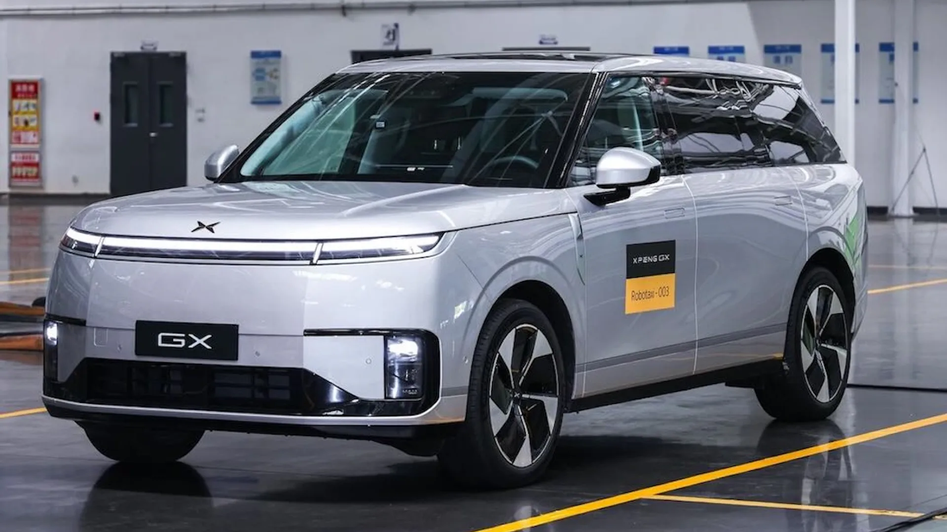 Xpeng lancia il primo robotaxi di serie senza LiDAR