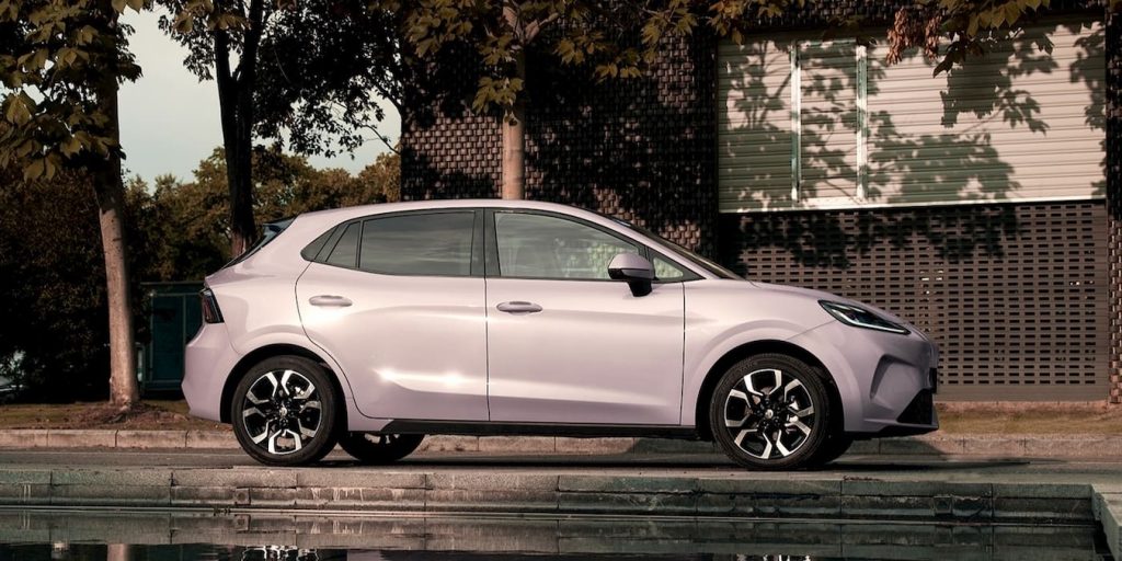 MG 4X: SUV elettrico con batteria semi-solida | Elettronauti.it