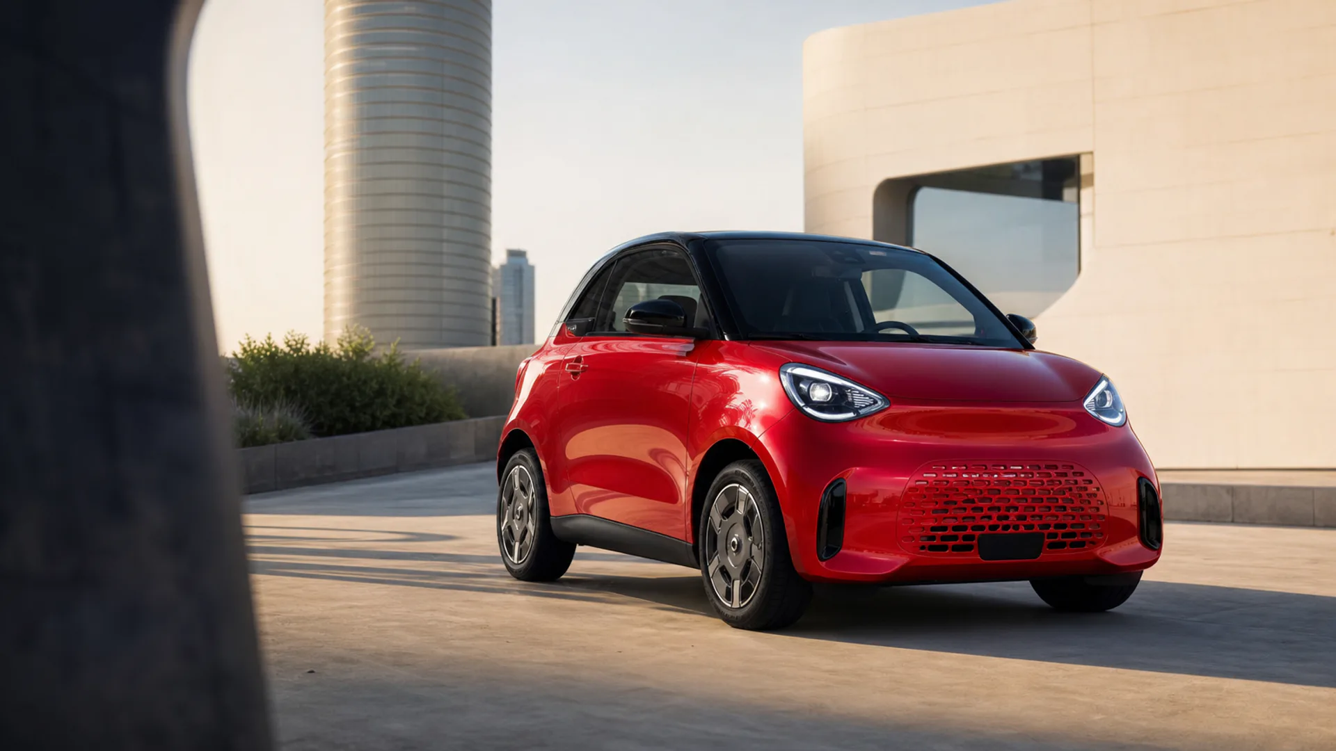 La smart #2 elettrica, nuova citycar a due posti disponibile in quattro allestimenti in Italia