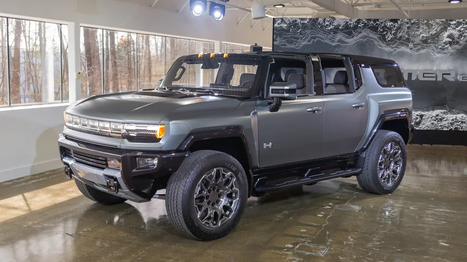 SUV Hummer EV - All’asta per beneficenza