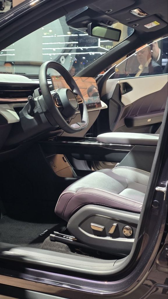 Nuova Mazda CX-6e dettagli interno | Elettronauti.it