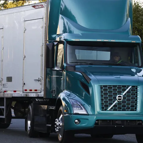 Aria più pulita nel Bronx con Volvo VNR Electric
