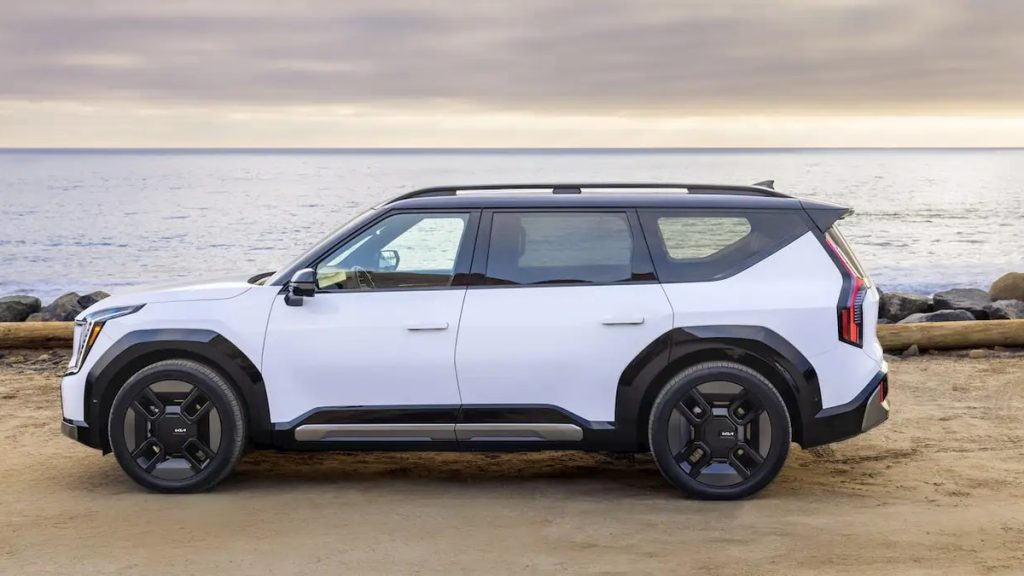 Kia richiama 21.290 EV9 per airbag difettoso | Elettronauti.it