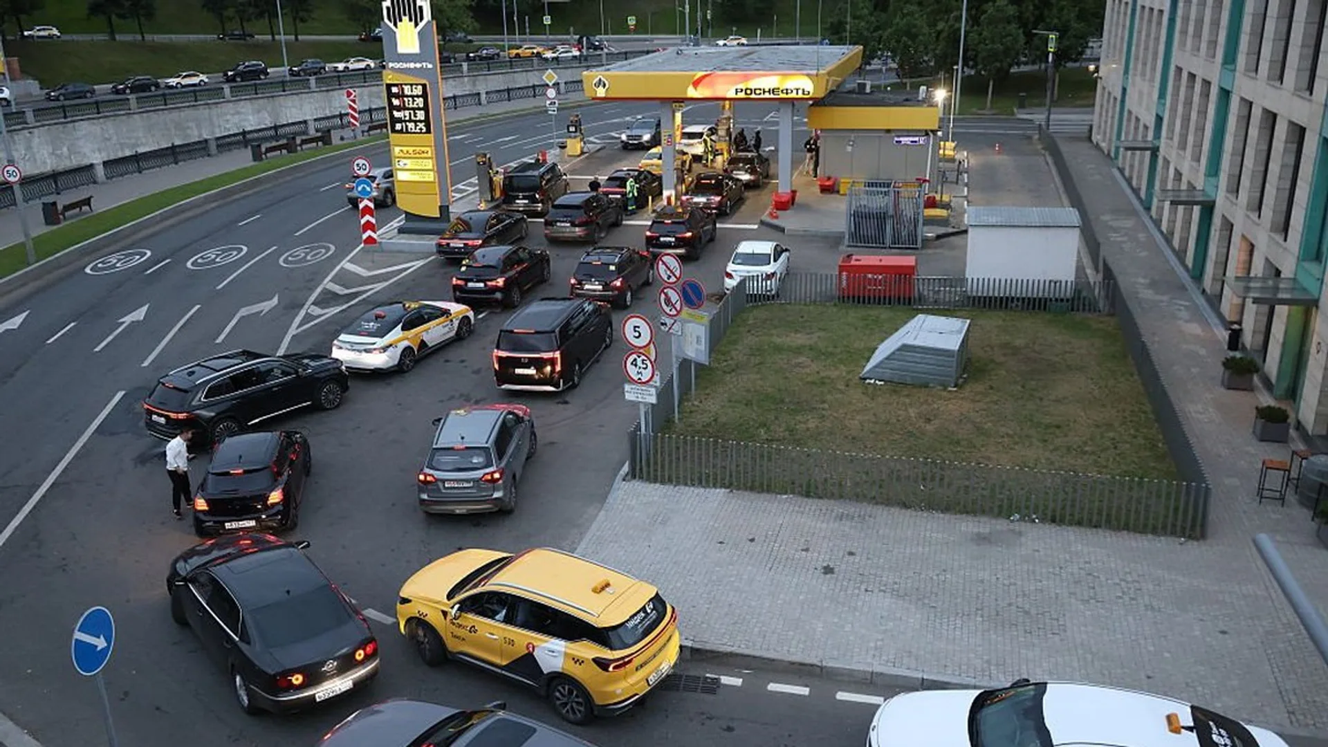 Russia: EV raddoppiate per crisi carburante