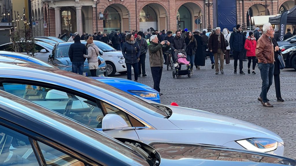 Electric Christmas Day 2025: mobilità elettrica in festa | Elettronauti.it