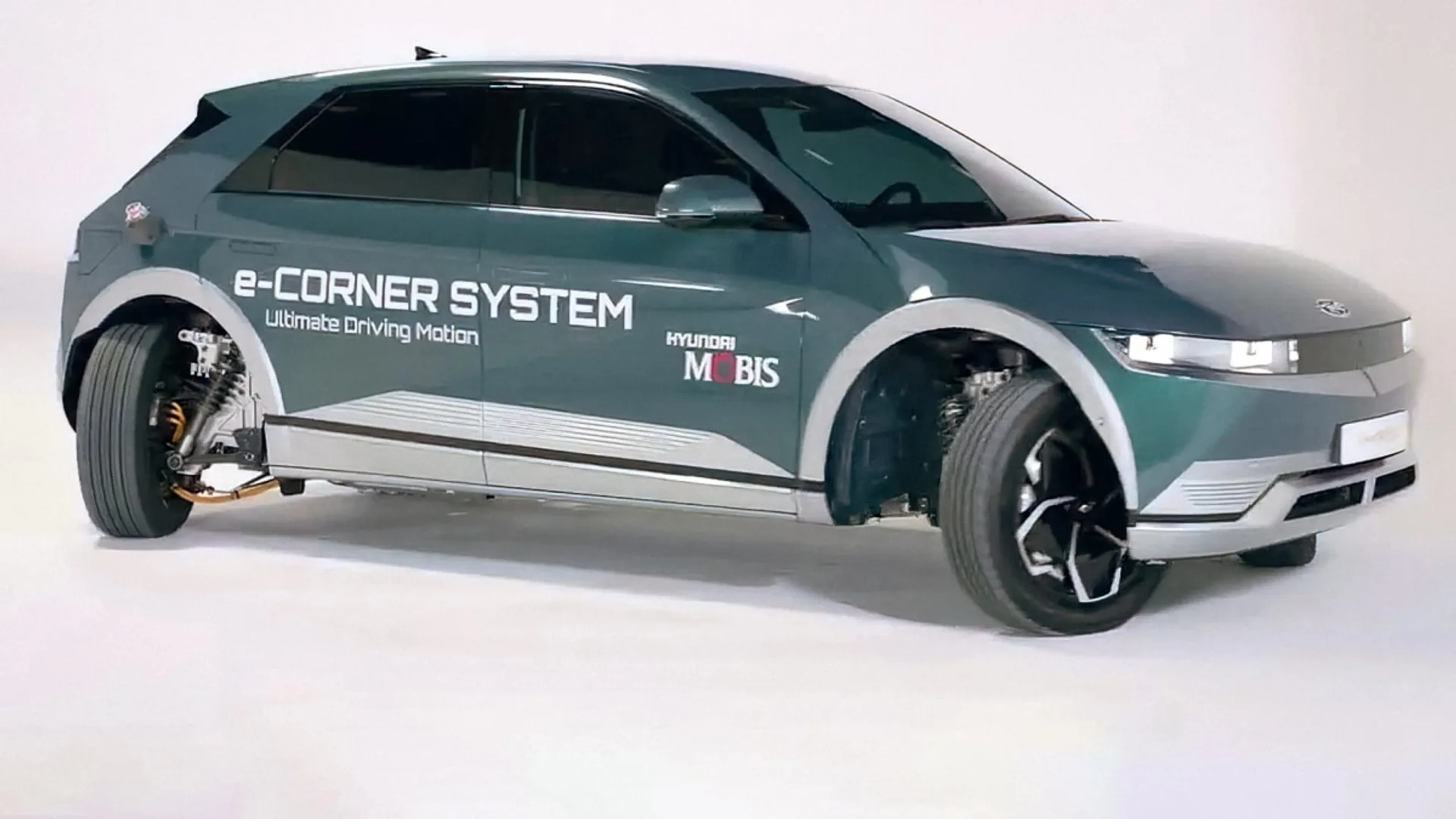 Ioniq 5 ed il nuovo e-Corner System
