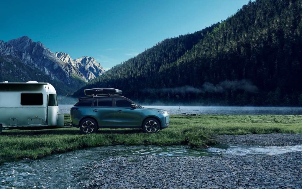 Jaecoo 5 BEV: il SUV elettrico compatto con traino da 750 kg e tecnologia V2L per la vita all’aperto | Elettronauti.it
