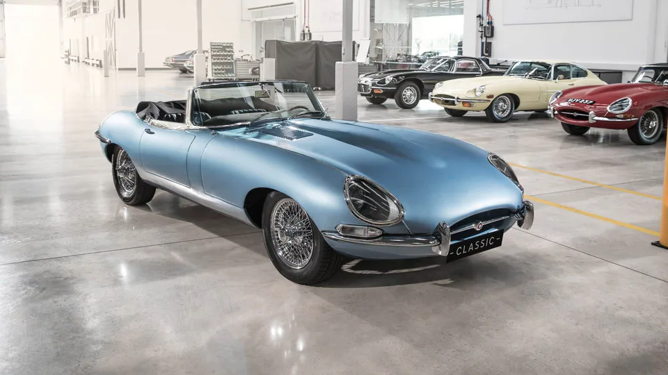 Jaguar e-Type Retrofittata Anteriore