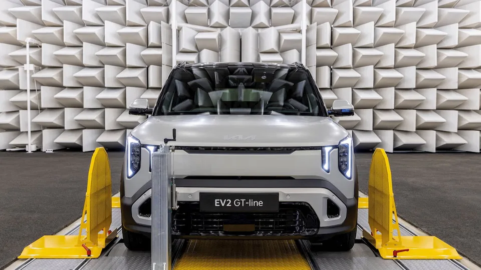 Kia EV2: prezzi da 26.600€, autonomia fino a 453 km