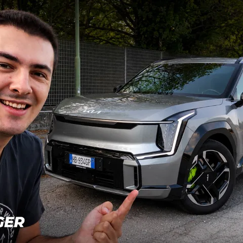 Copertina del video dedicato alla prova consumi, alla ricarica e alla tecnologia della Kia EV9 GT