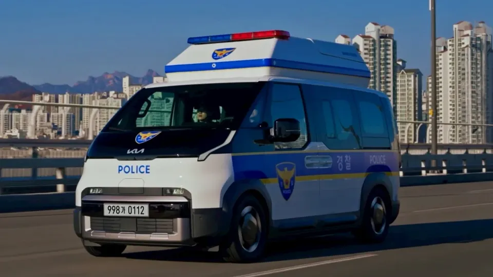 Kia PV5 Patrol, il van elettrico con AI e droni