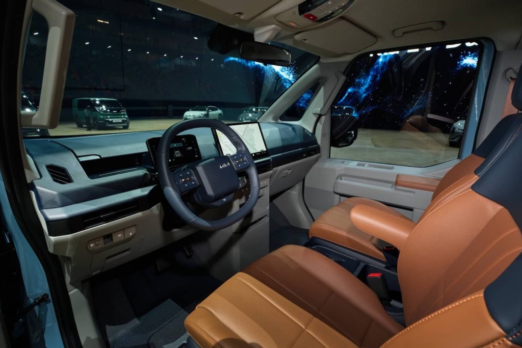 Kia presenta il PV5 WAV: il van elettrico accessibile per persone in sedia a rotelle | Elettronauti.it
