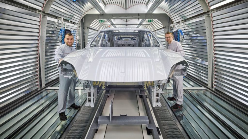 Porsche dà il via alla produzione della Macan EV | Elettronauti.it