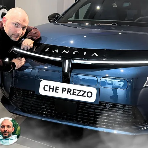 Copertina del video dedicato alla Lancia Ypsilon Edizione Cassina elettrica e al suo posizionamento premium