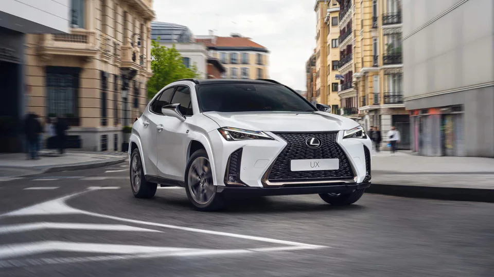 Lexus UX 300e 2023 Frontale