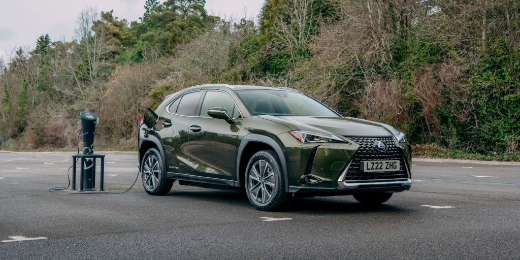 Lexus ritira UX 300e, nuova ES elettrica nel 2026 | Elettronauti.it