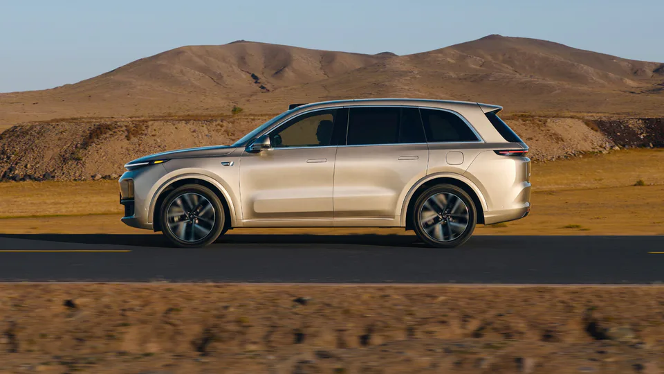 Li Auto è la più grande società cinese che produce veicoli elettrici (al momento solo ibride) quotata al Nasdaq