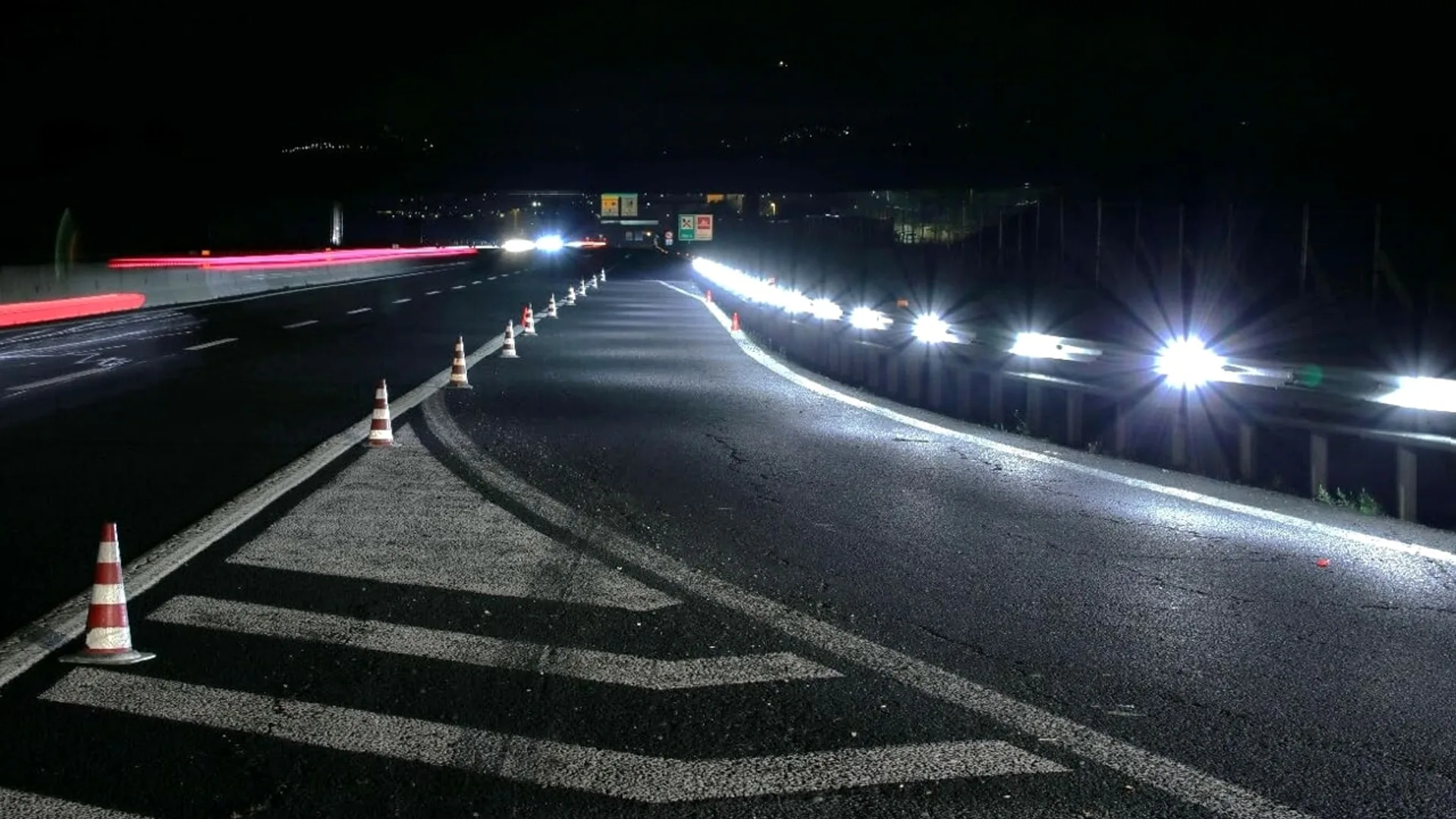 Luce radente autostrada Elettronauti.it