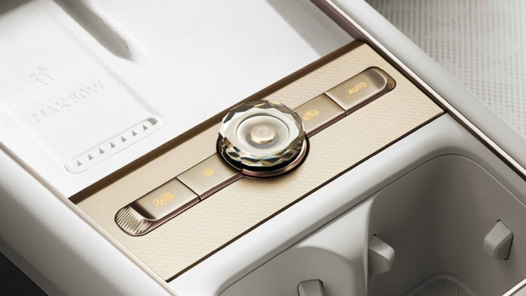 Lynk & Co 02 restyling: interni svelati in Cina | Elettronauti.it