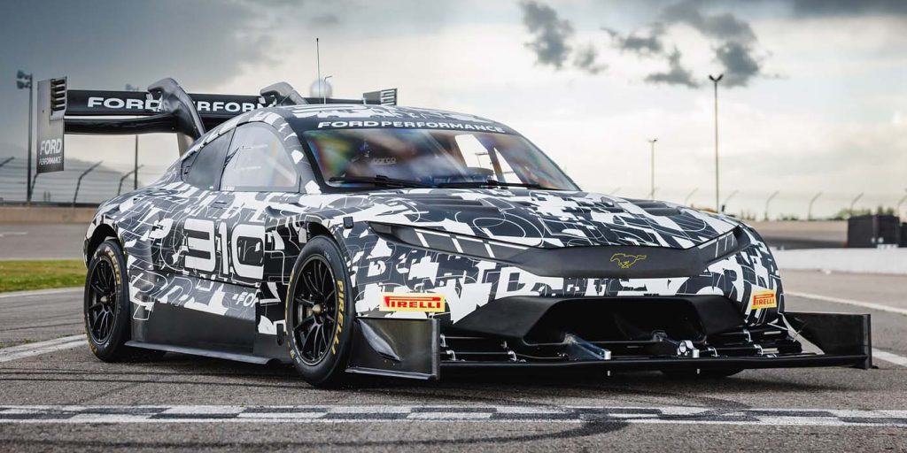 Ford Super Mustang Mach-E domina la sua categoria alla Pikes Peak 2025 tra condizioni estreme | Elettronauti.it