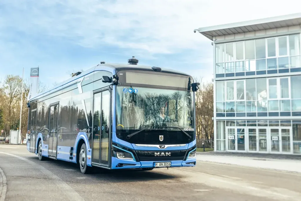 MAN testa autobus elettrici autonomi a Monaco | Elettronauti.it