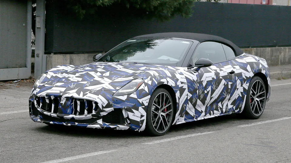 Maserati GranCabrio anteriore