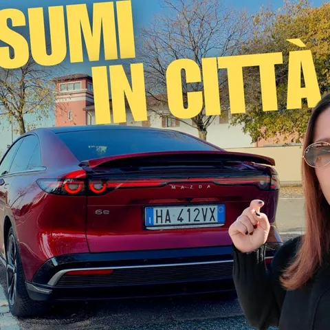 Copertina del video dedicato alla prova dei consumi urbani della Mazda 6e Standard Range