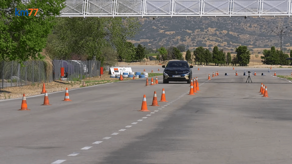 Renault Megane e-Tech Blu Test | Elettronauti.it