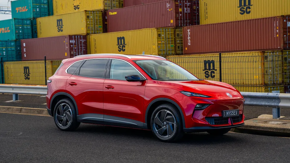 Nuova MG S5 EV: il SUV elettrico compatto che alza l’asticella su sicurezza, efficienza e tecnologia