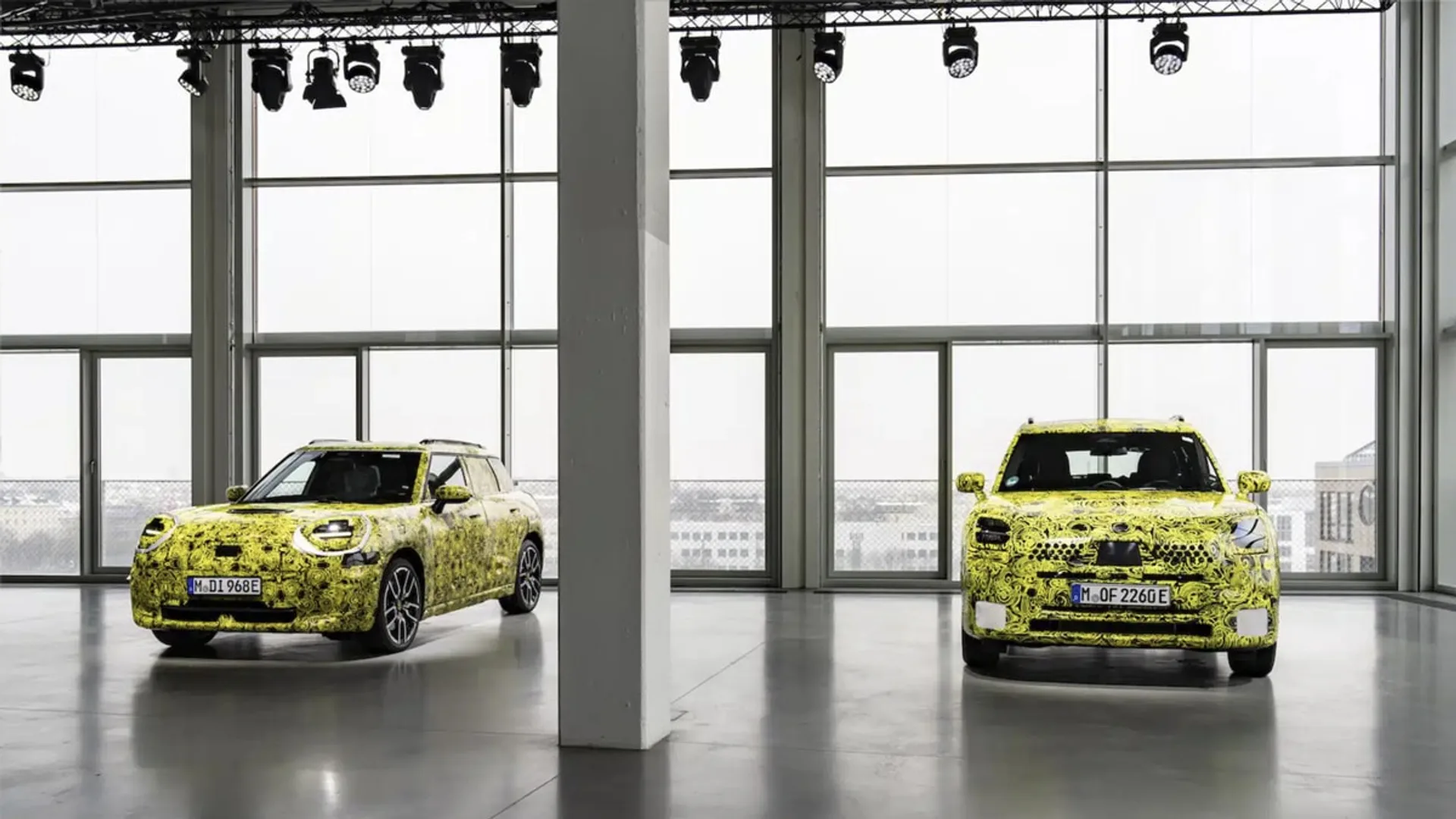 Mini presenta la nuova famiglia elettrica: Mini Cooper, Aceman e Countryman