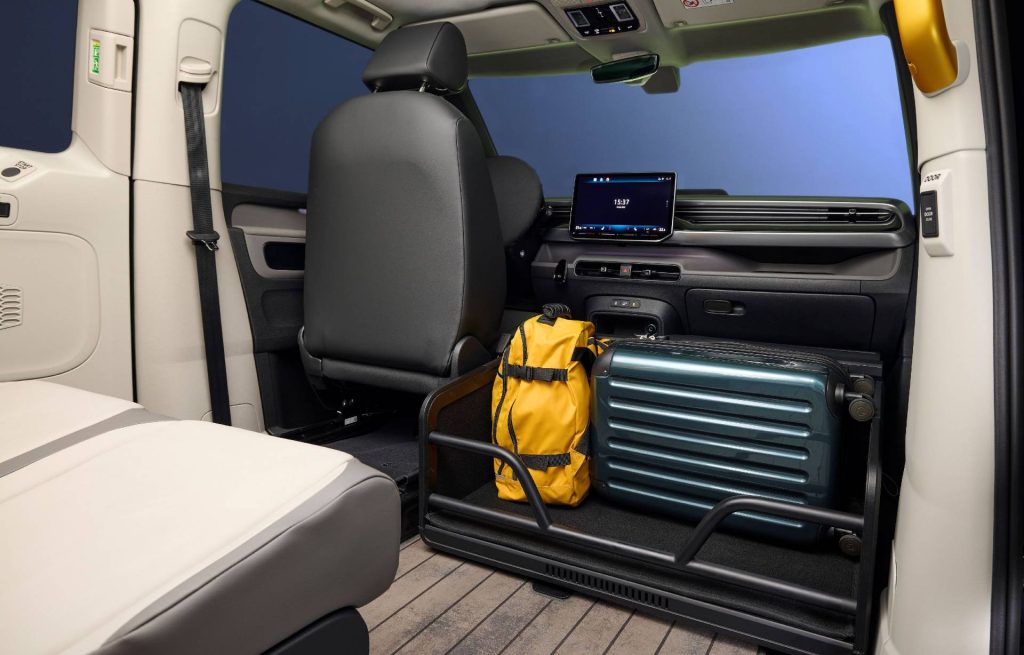 Volkswagen ID. Buzz AD: debutta il van elettrico a guida autonoma per flotte urbane dal 2026 | Elettronauti.it