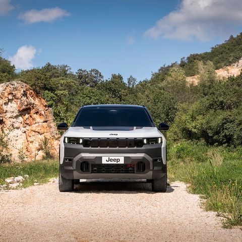 Jeep Compass elettrica 2026: arriva la 4xe da 375 CV