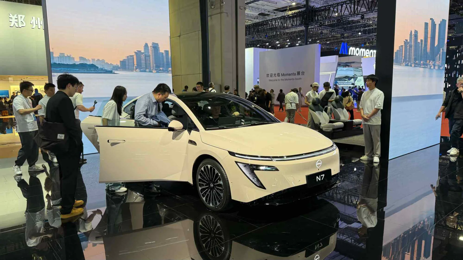 La nuova N7 EV di Nissan lanciata in Cina con un'autonomia di +625 km