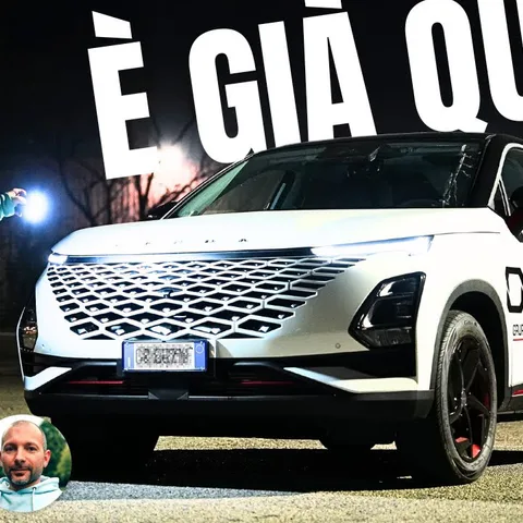 Copertina del video dedicato alla prova della Omoda 5 e alla sua dotazione tecnologica
