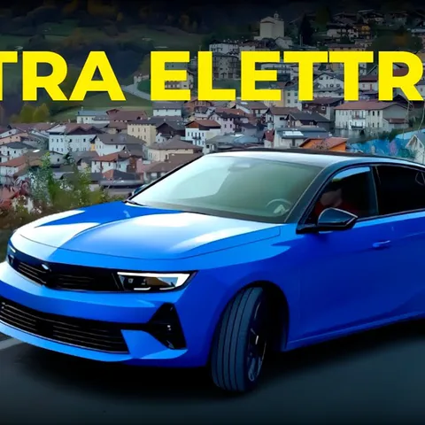 Copertina del video dedicato alla prova della Opel Astra-e, alla batteria e alle tecnologie di bordo