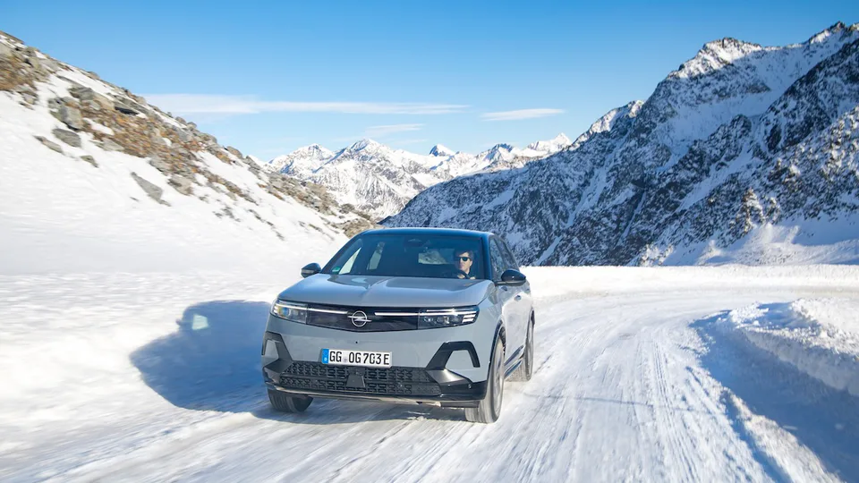 Opel Grandland Electric AWD: trazione elettrica su quattro ruote