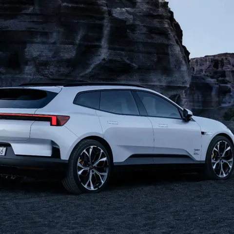 Polestar 4 SUV: 57.900€, torna il lunotto