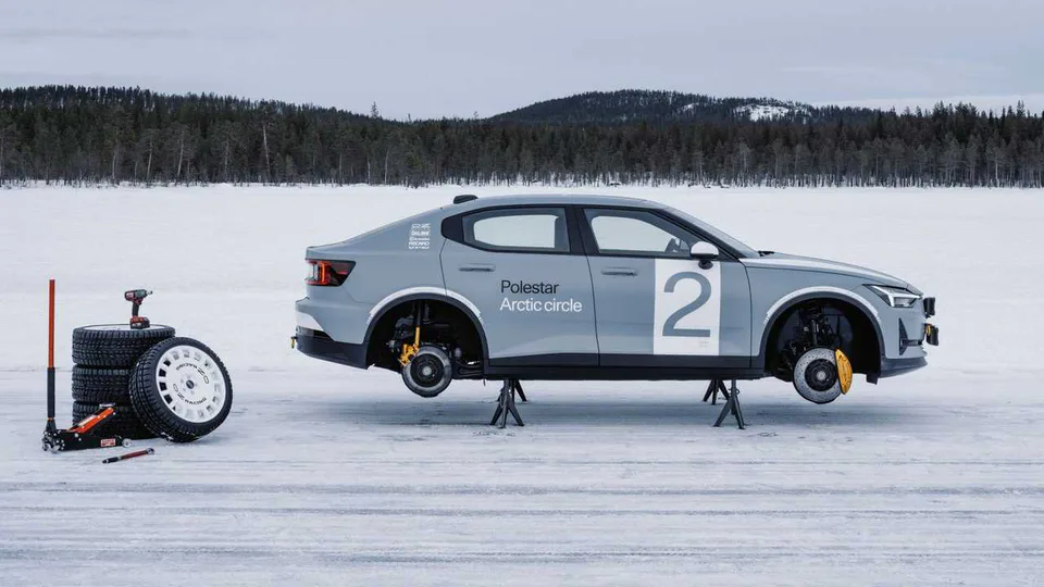 polestar 2 circolo artico senza ruote