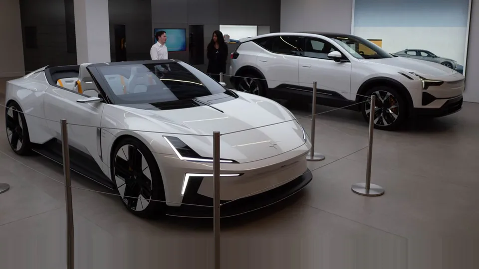 Uno sguardo più da vicino al Polestar 3 e 6 al nuovo South Coast Plaza 'Space'