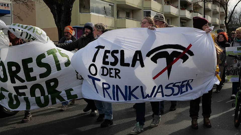 Proteste alla Gigafactory Berlin-Brandenburg