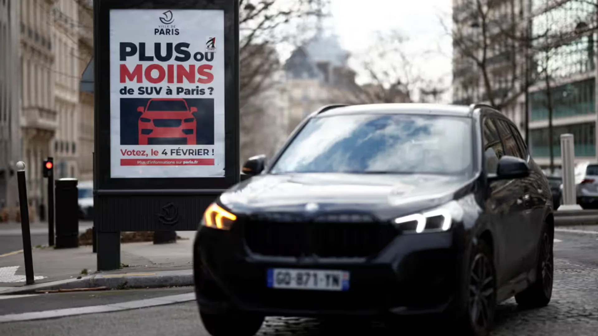 Parigi ha scelto: sarà super-tariffa per i SUV (anche EV)