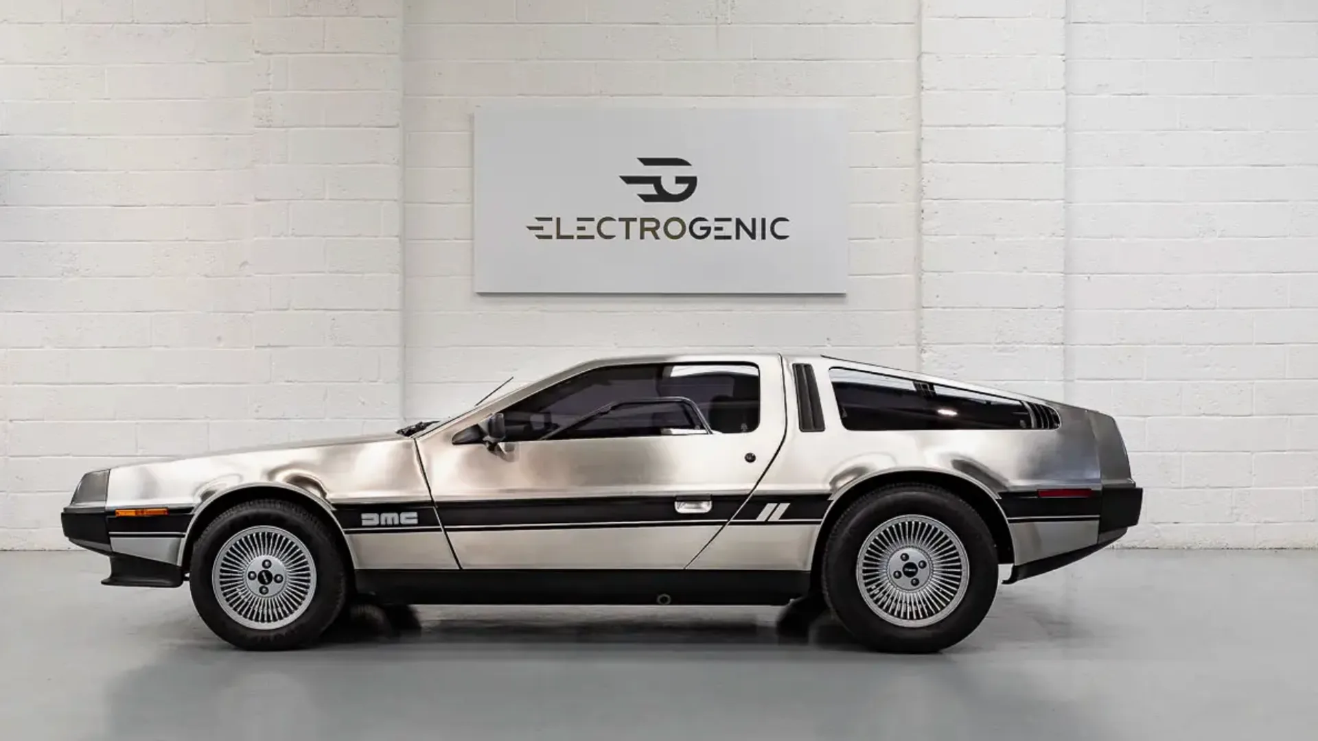 La DeLorean DMC-12 ritorna al futuro con un kit di conversione BEV.