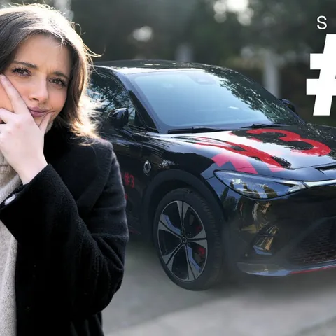 Copertina del video dedicato alla prova urbana della Smart #3 Brabus, con consumi, comfort e assistenza alla guida