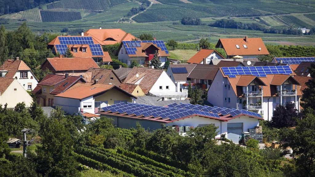 Nel 2025 eolico e solare superano i fossili in Europa | Elettronauti.it