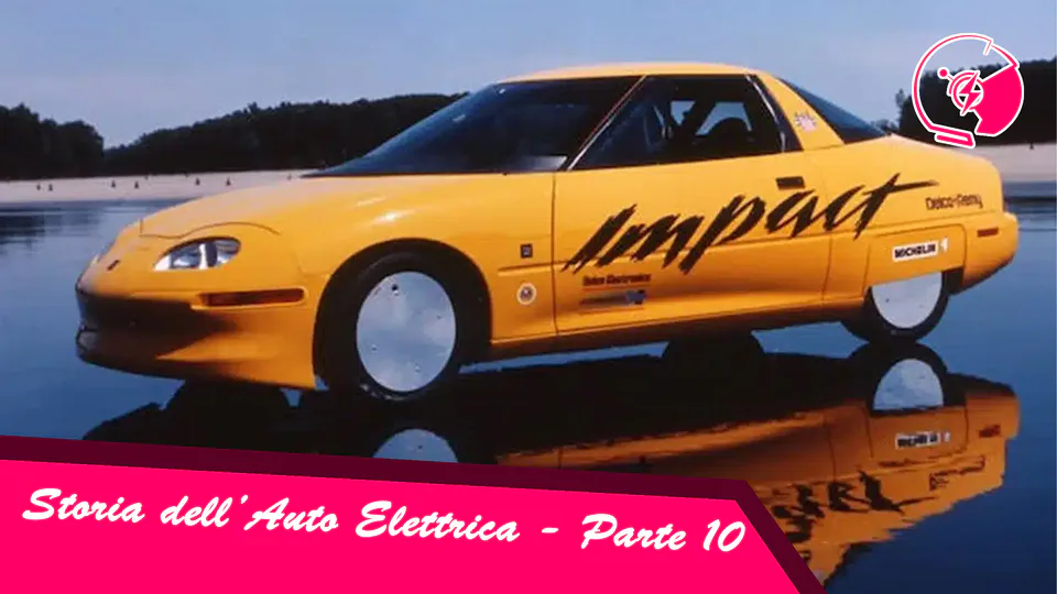 Yellow sports car with bold black script graphics sits on a reflective water surface, overlaid by a pink video-title banner reading 'Storia dell'Auto Elettrica - Parte 10'.