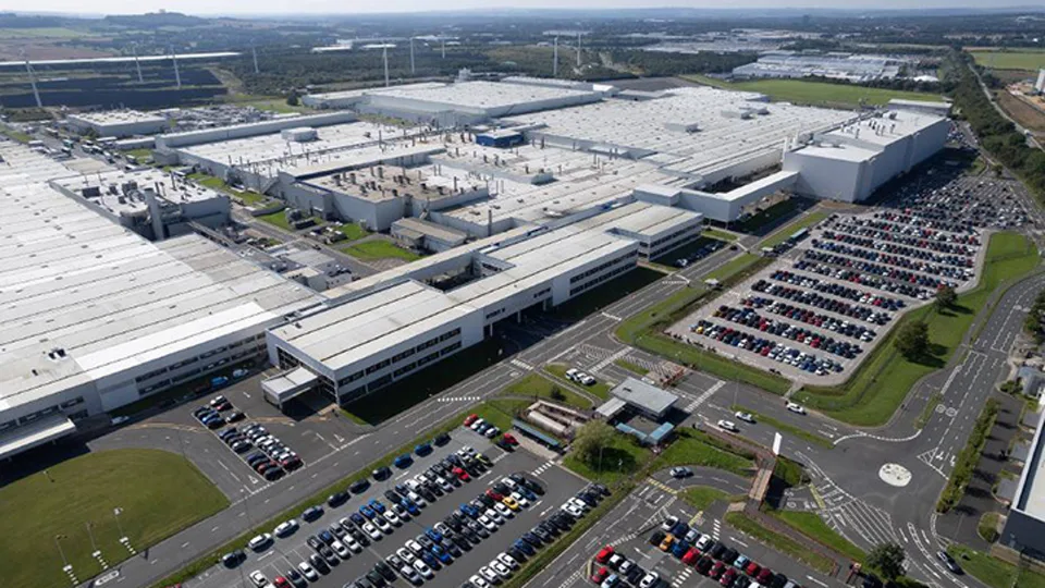 Nissan conferma 3 nuovi veicoli elettrici e la sede della sua prossima gigafactory