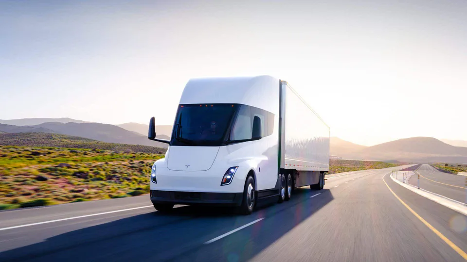 Tesla Semi Anteriore