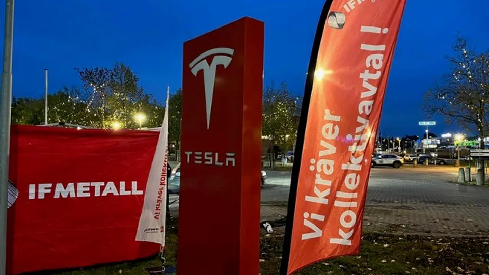 Lavoratori scioperano contro Tesla - immagine da sverigesradio.se