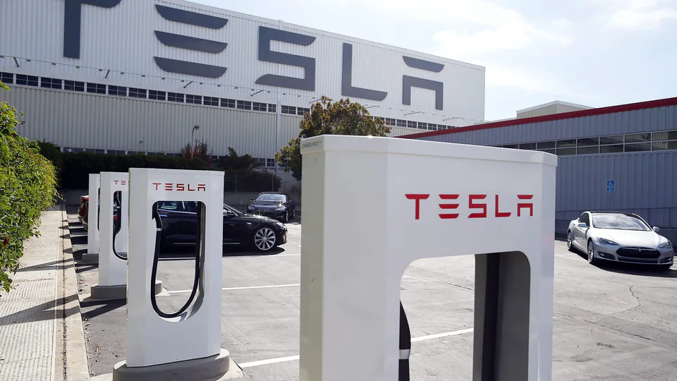 Tesla Supercharger – Le tariffe di ricarica aggiornate